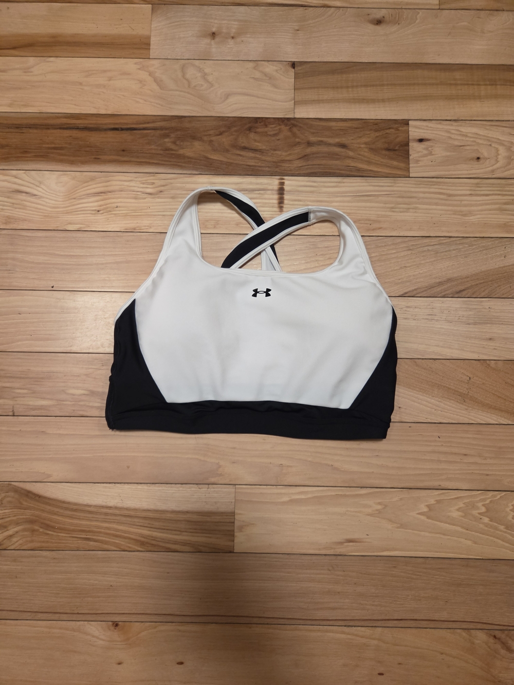Under Armour White and Black Crossback Performance Sports Bra